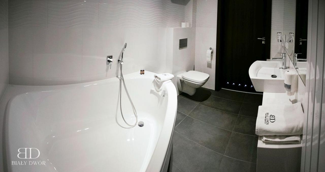 Bialy Dwor Bed and Breakfast Rychwal Εξωτερικό φωτογραφία